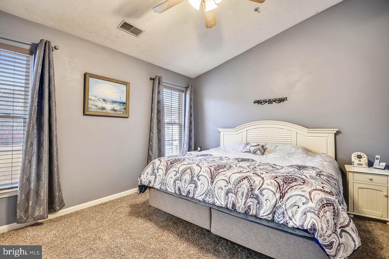 HOLLY WOODS - Residential