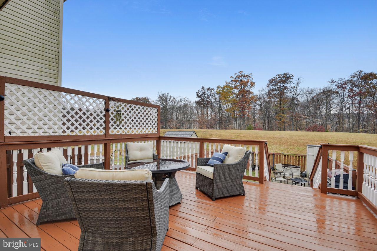 HOLLY WOODS - Residential