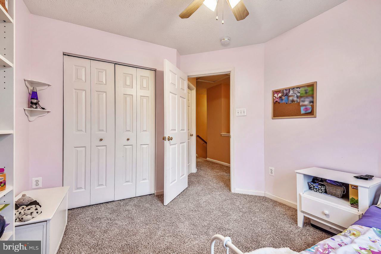 HOLLY WOODS - Residential