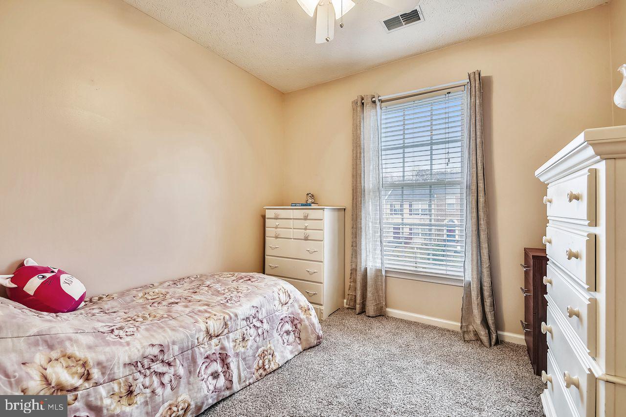 HOLLY WOODS - Residential