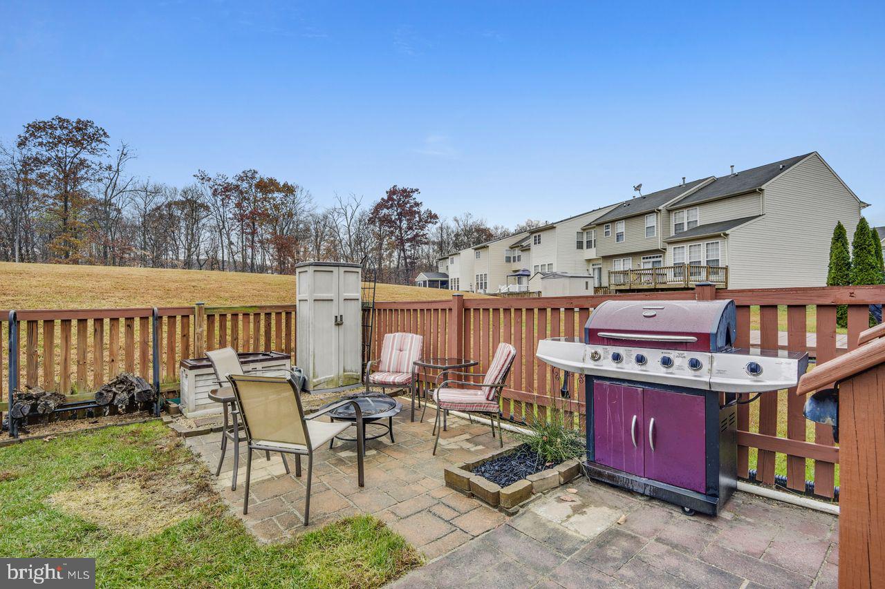 HOLLY WOODS - Residential