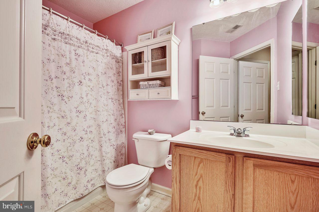 HOLLY WOODS - Residential