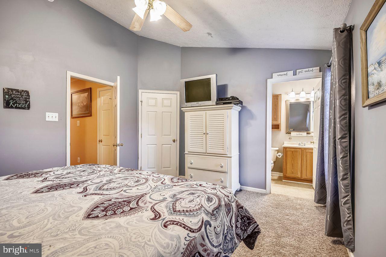 HOLLY WOODS - Residential