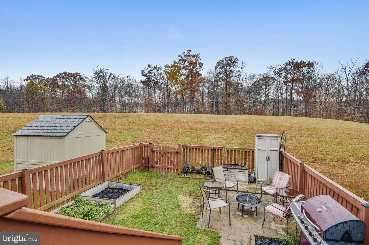 HOLLY WOODS - Residential