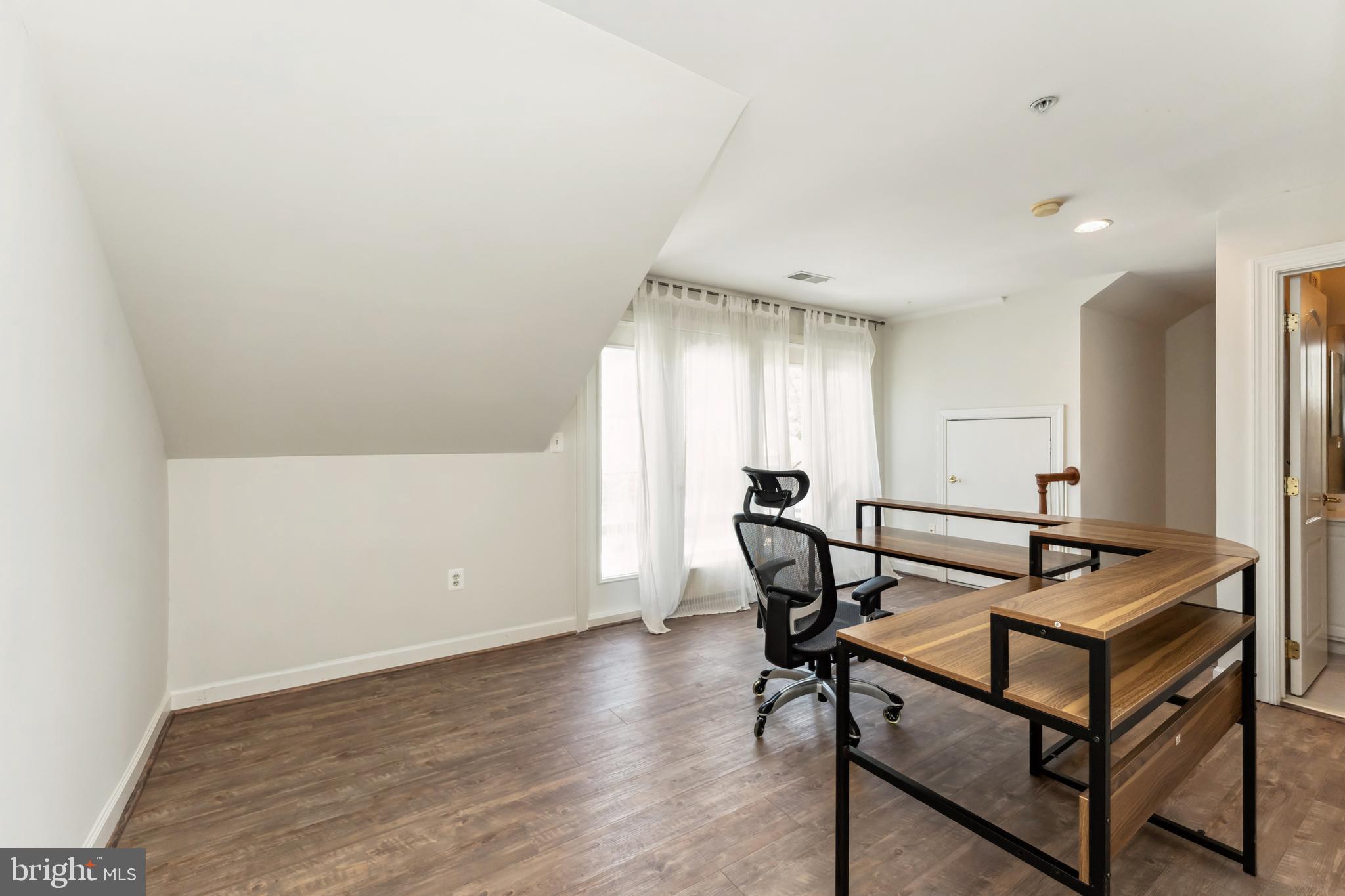 HUNTING RIDGE - Residential Lease