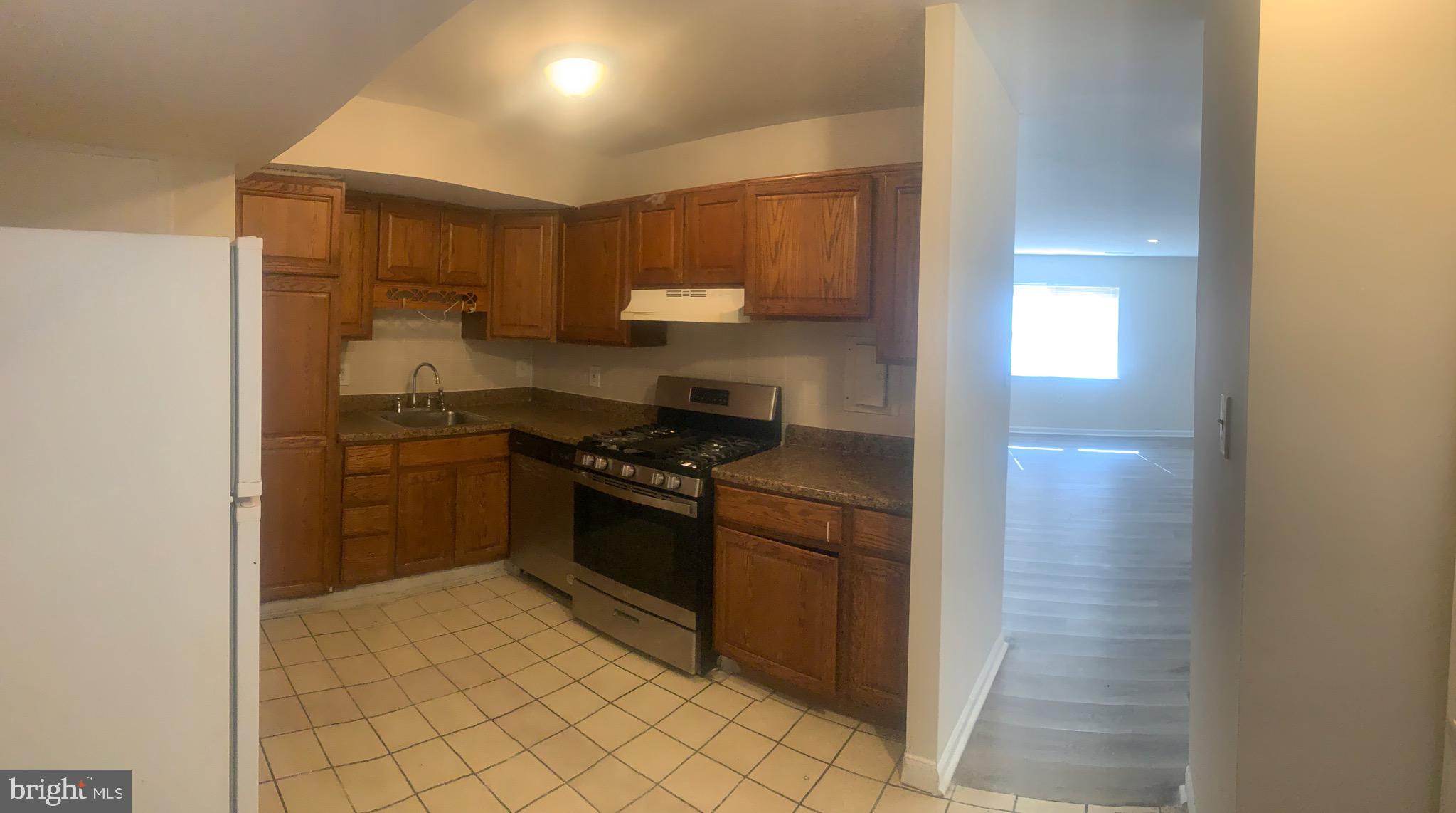 MAYFLOWER SQUARE - Residential Lease