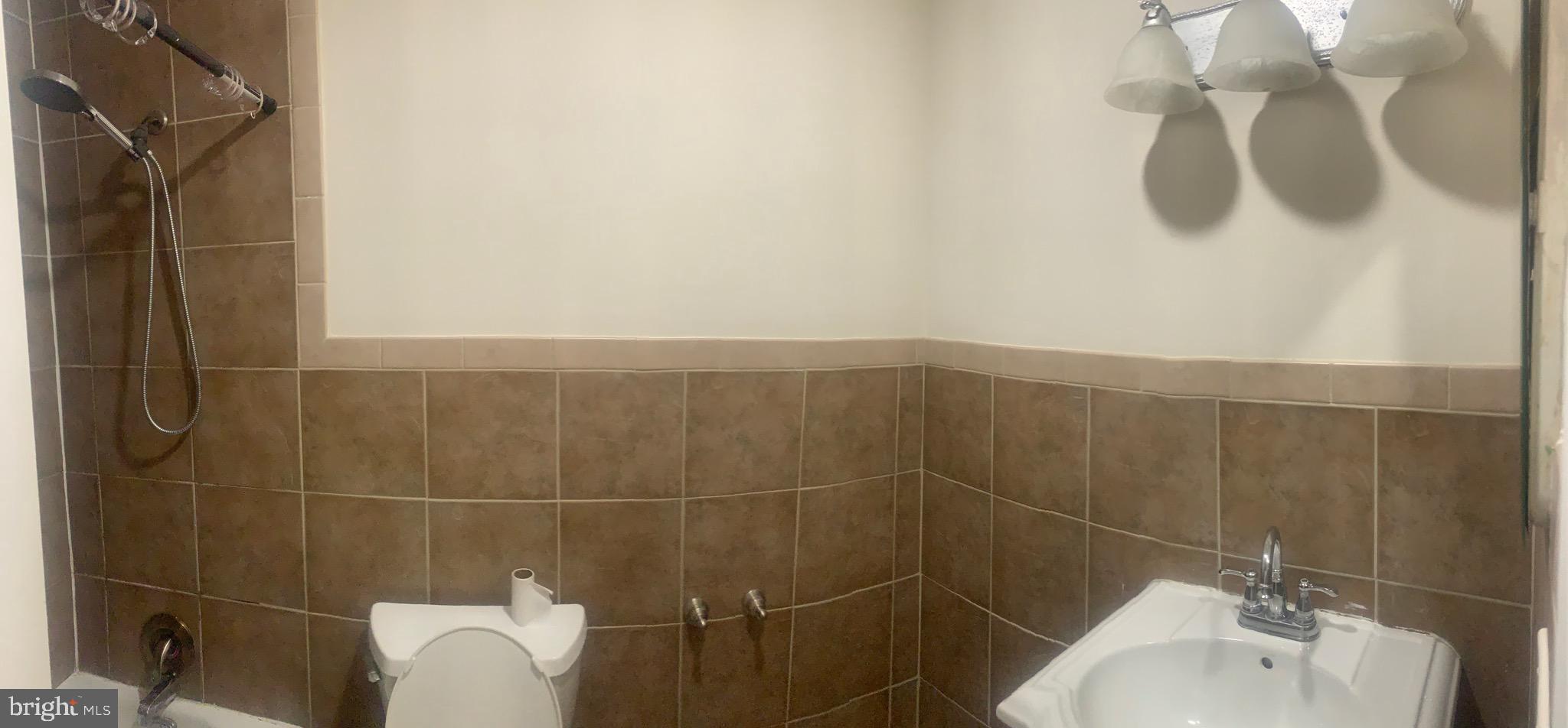 MAYFLOWER SQUARE - Residential Lease