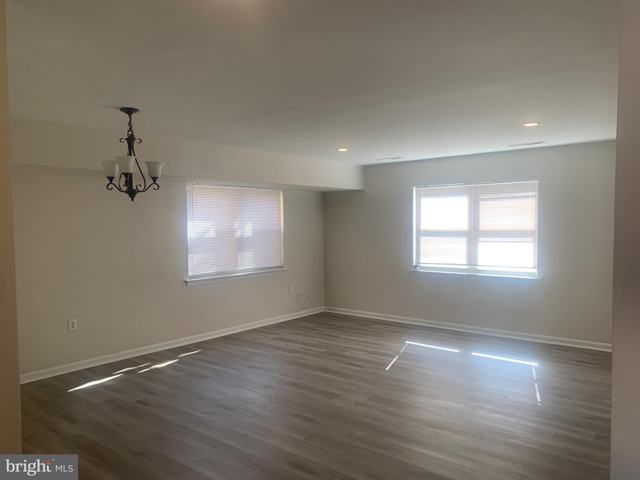 MAYFLOWER SQUARE - Residential Lease