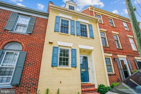 802 Bashford Lane, Alexandria, VA MLS: VAAX2045336