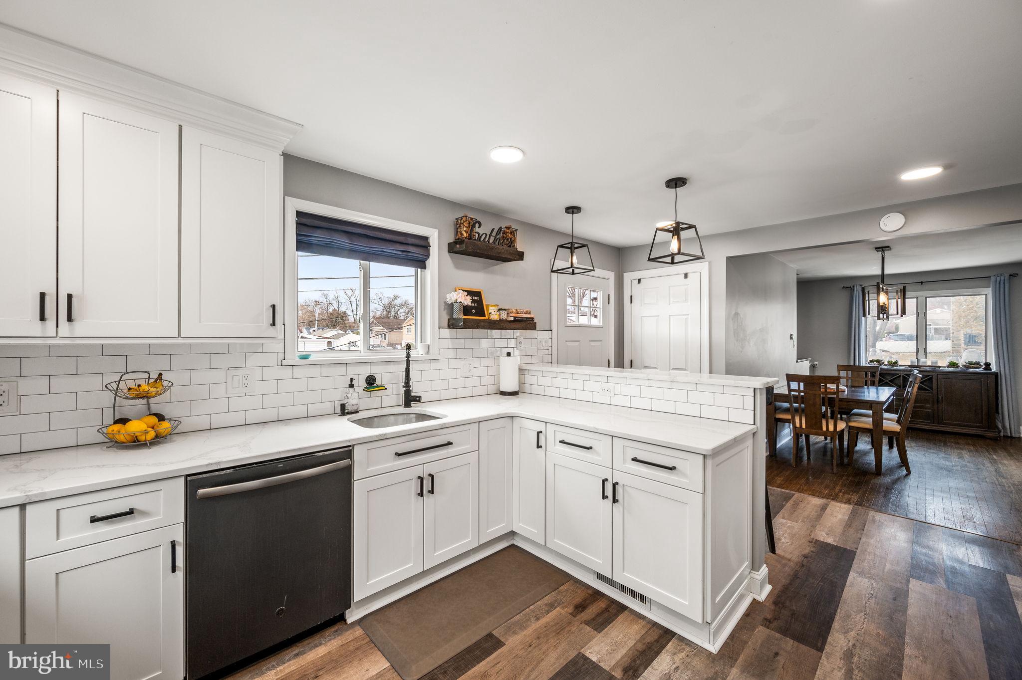 ROSLYN - Residential