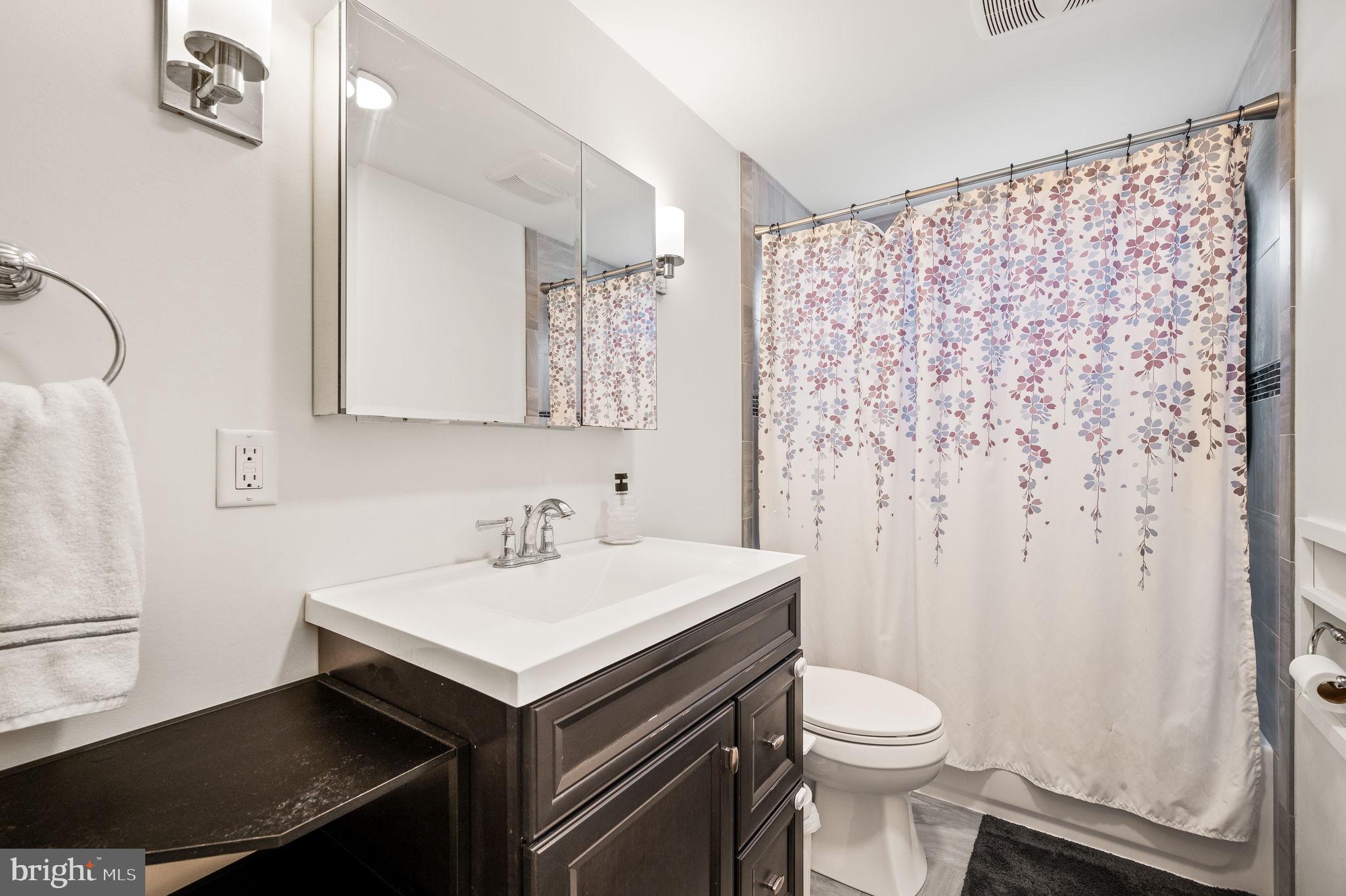 ROSLYN - Residential