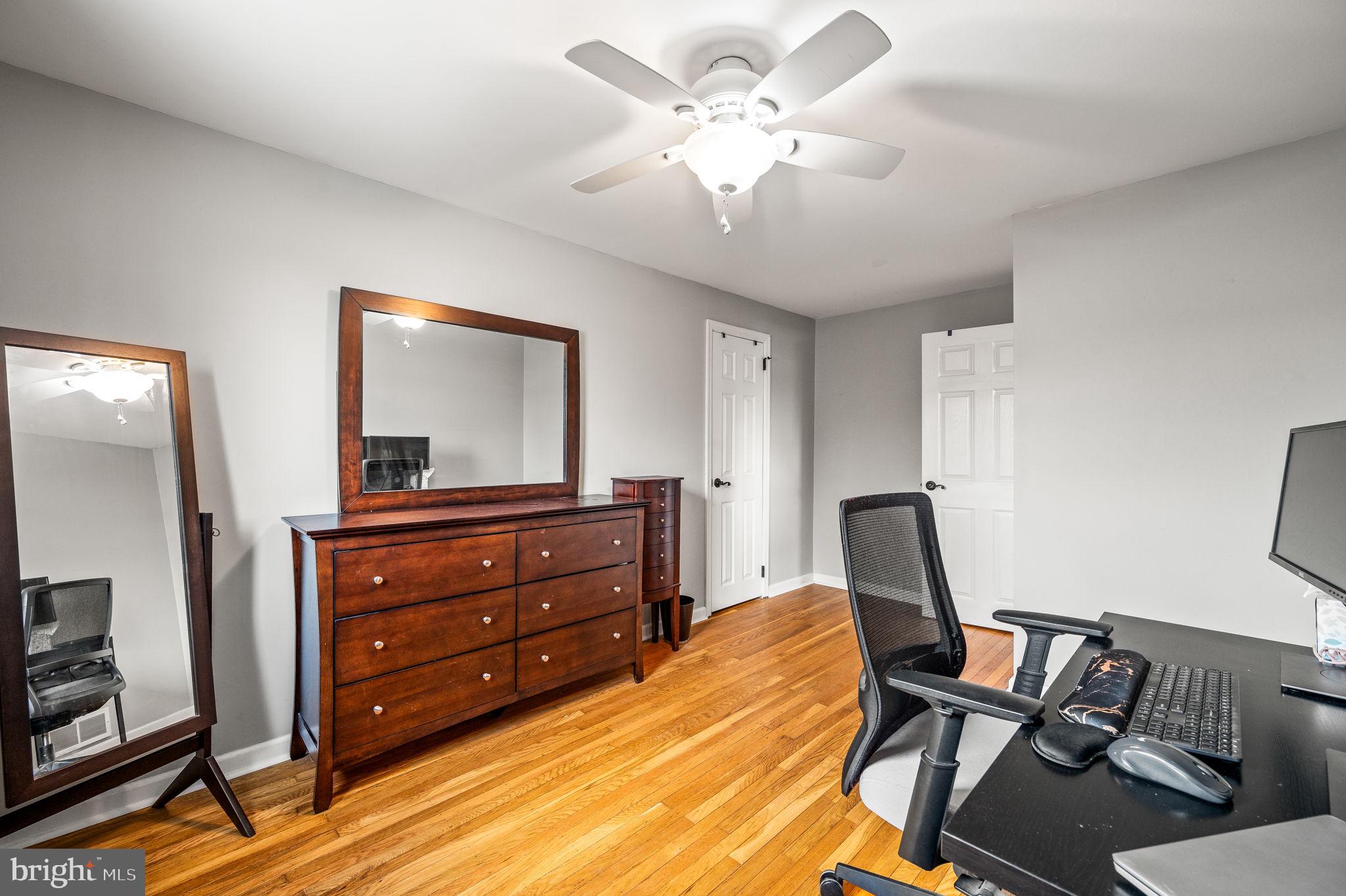 ROSLYN - Residential