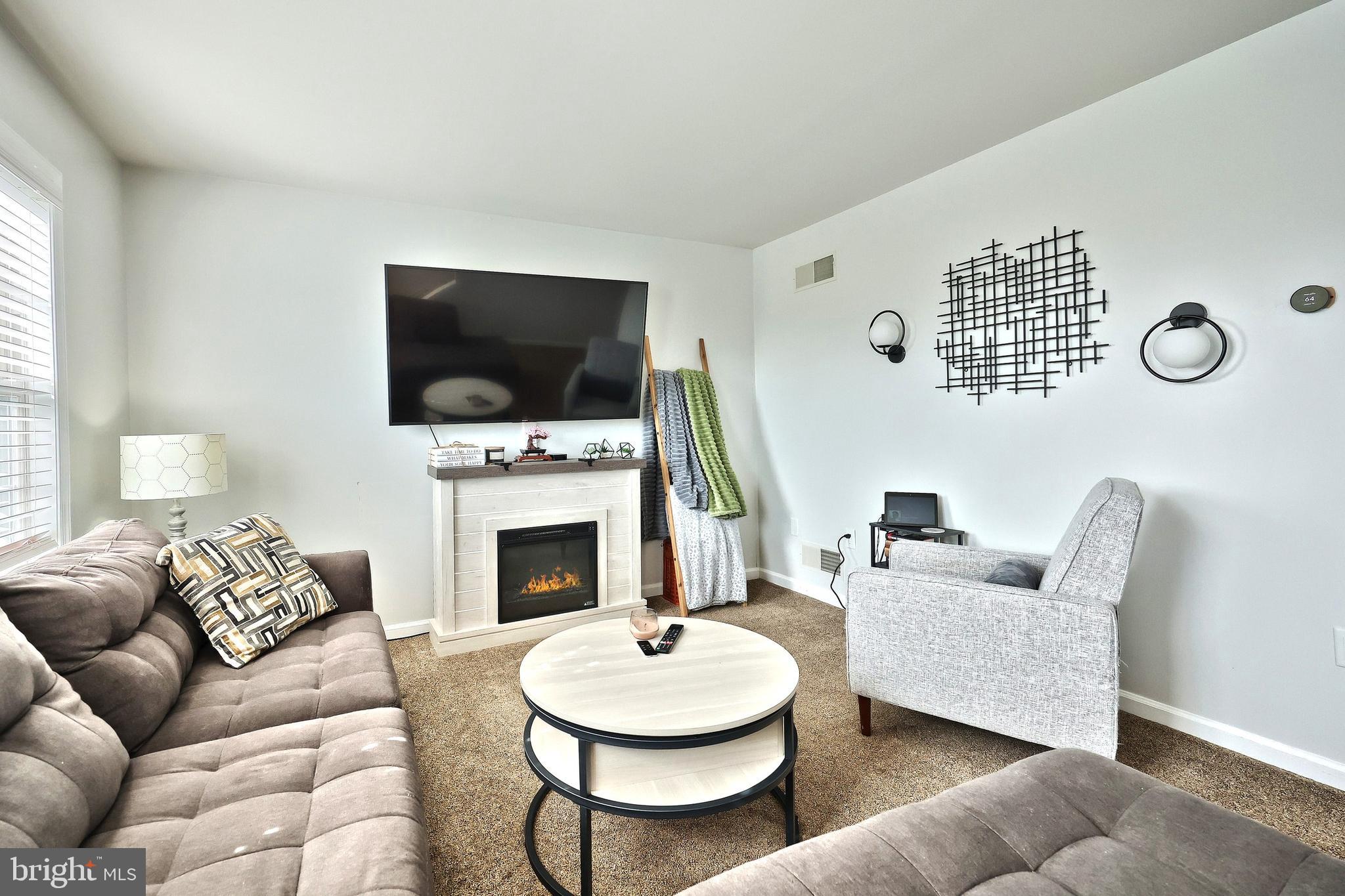 NORTH POINTE - Residential