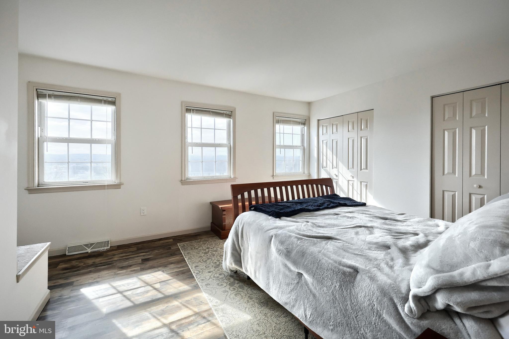 NORTH POINTE - Residential