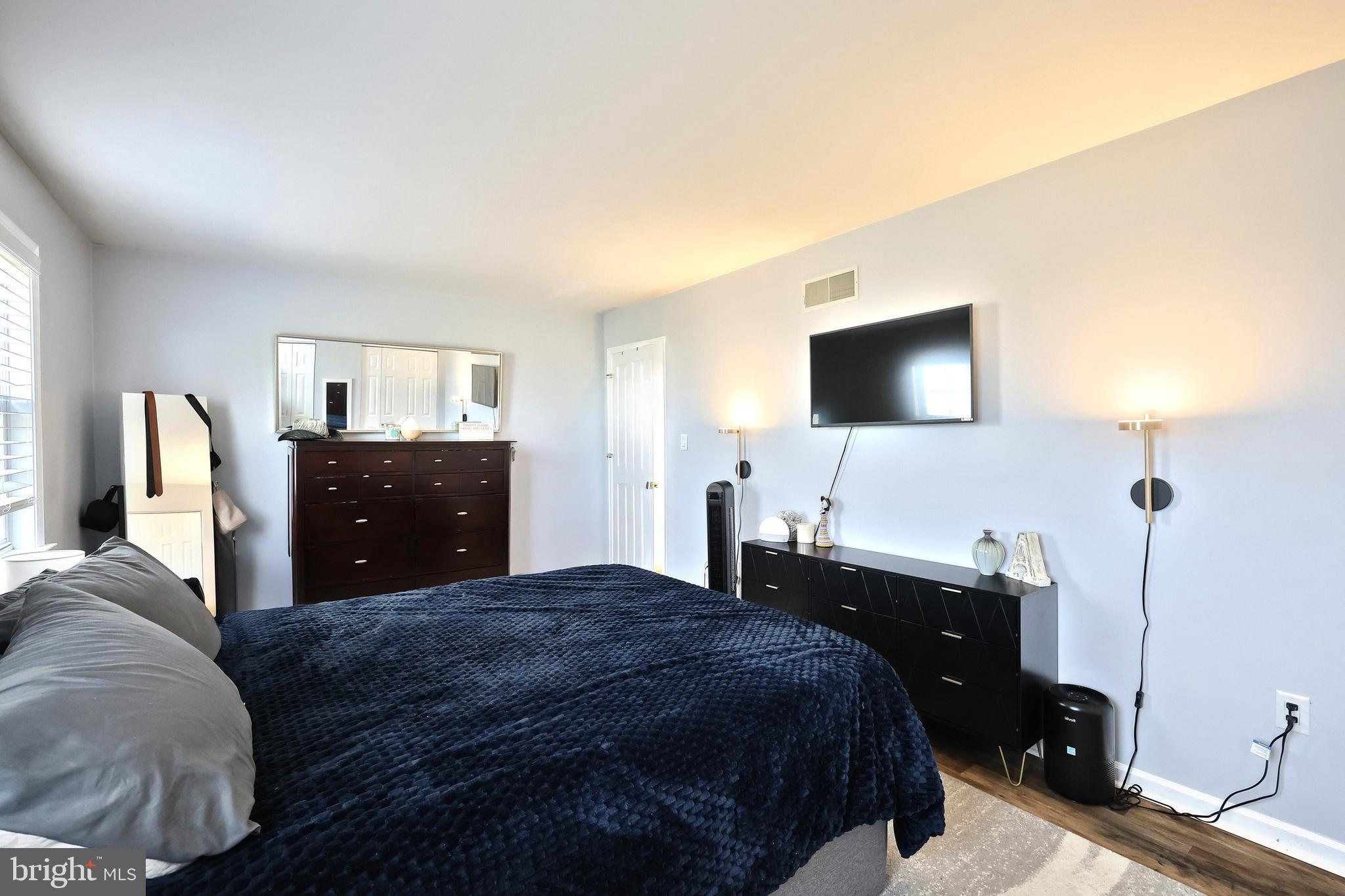 NORTH POINTE - Residential