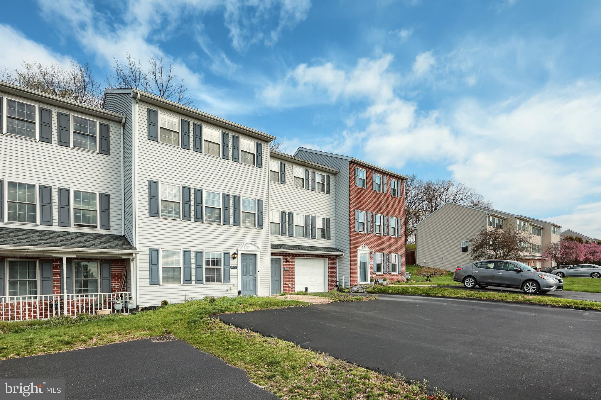 NORTH POINTE - Residential