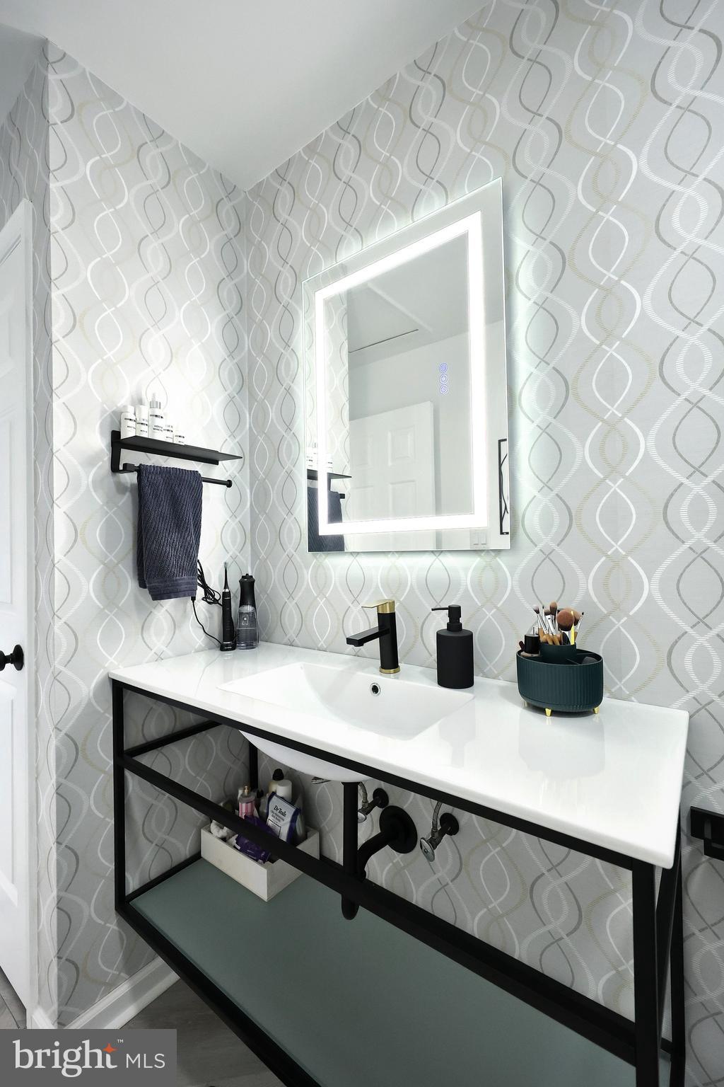 NORTH POINTE - Residential