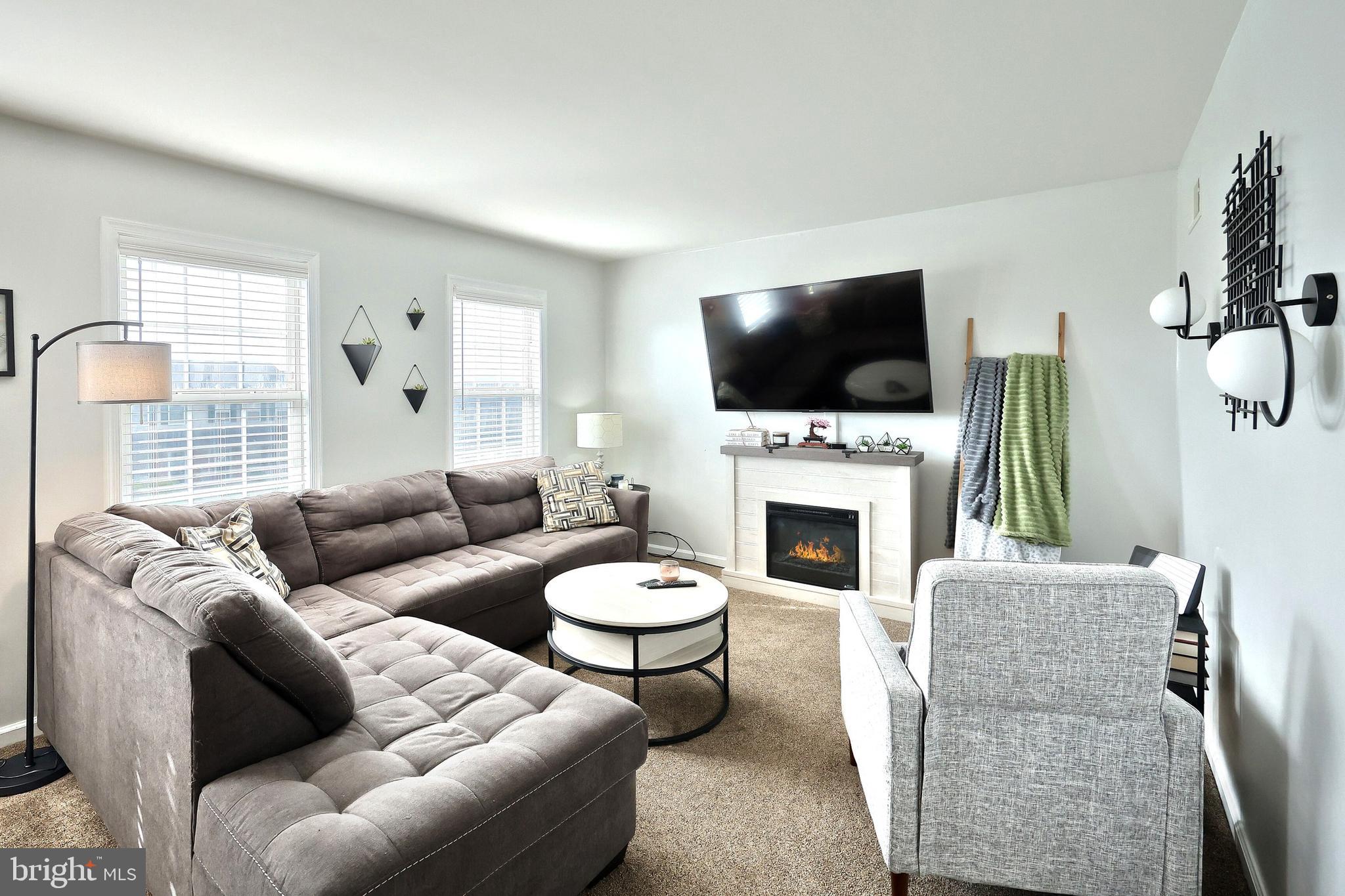 NORTH POINTE - Residential