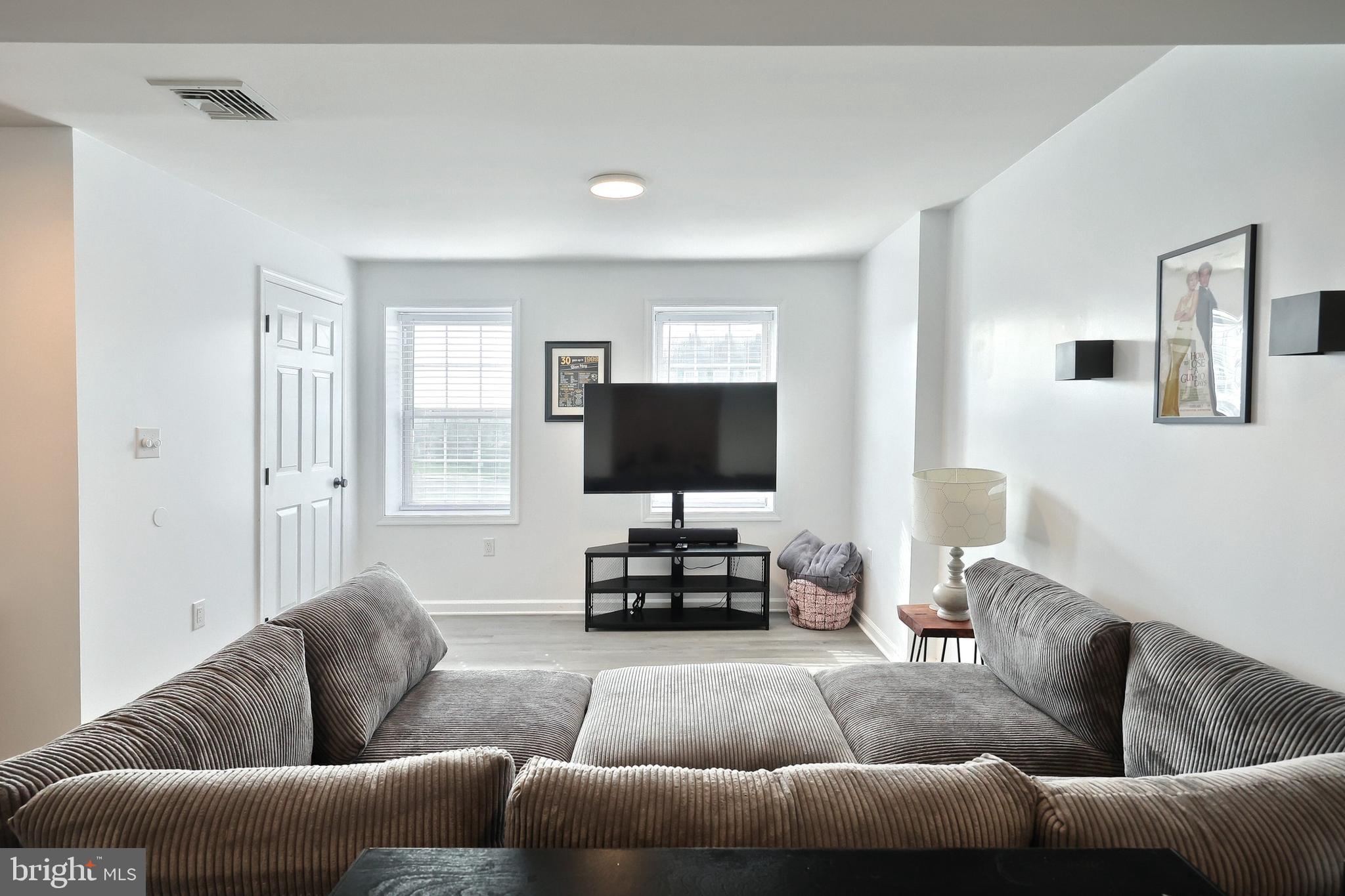 NORTH POINTE - Residential