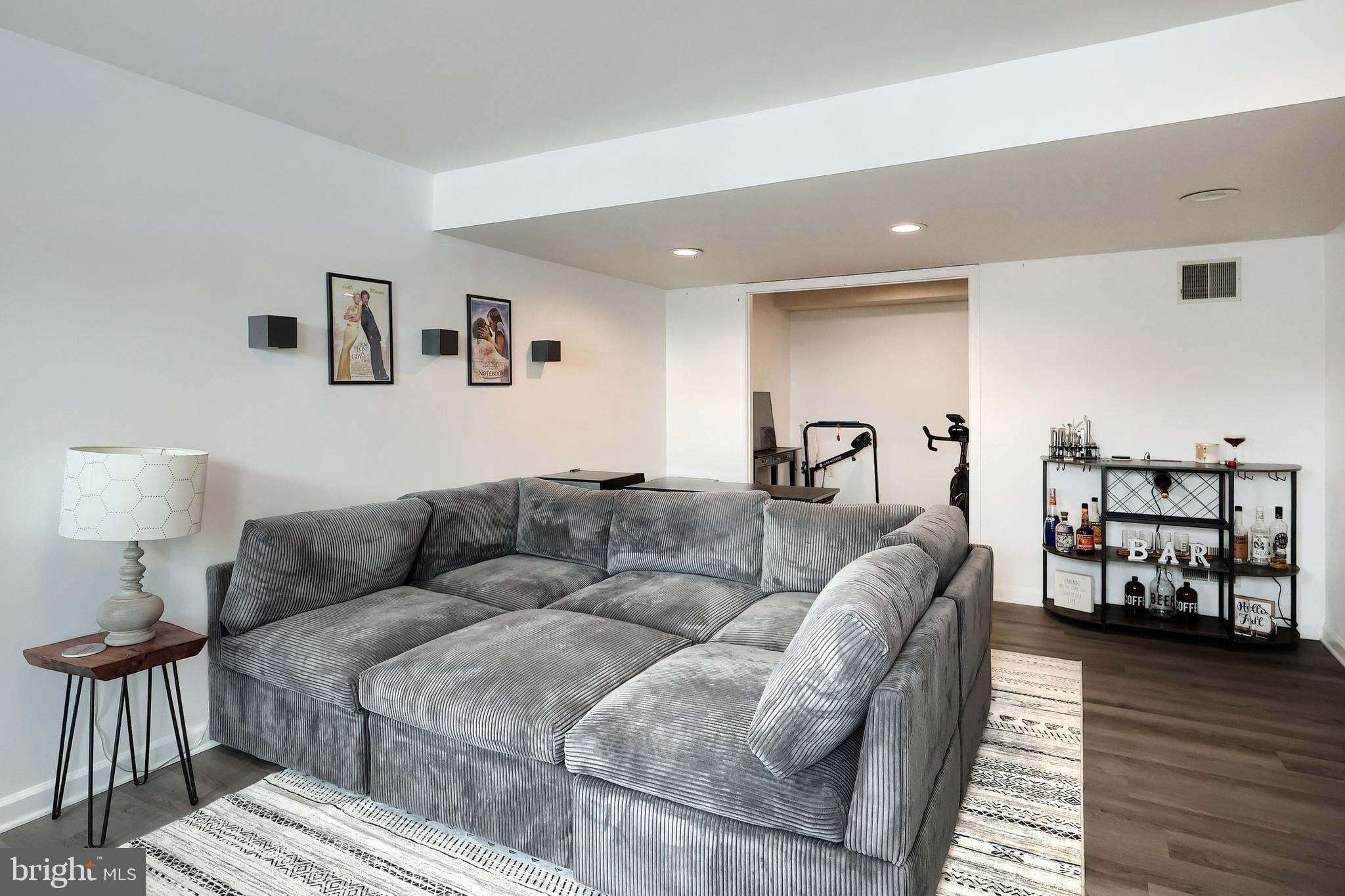 NORTH POINTE - Residential