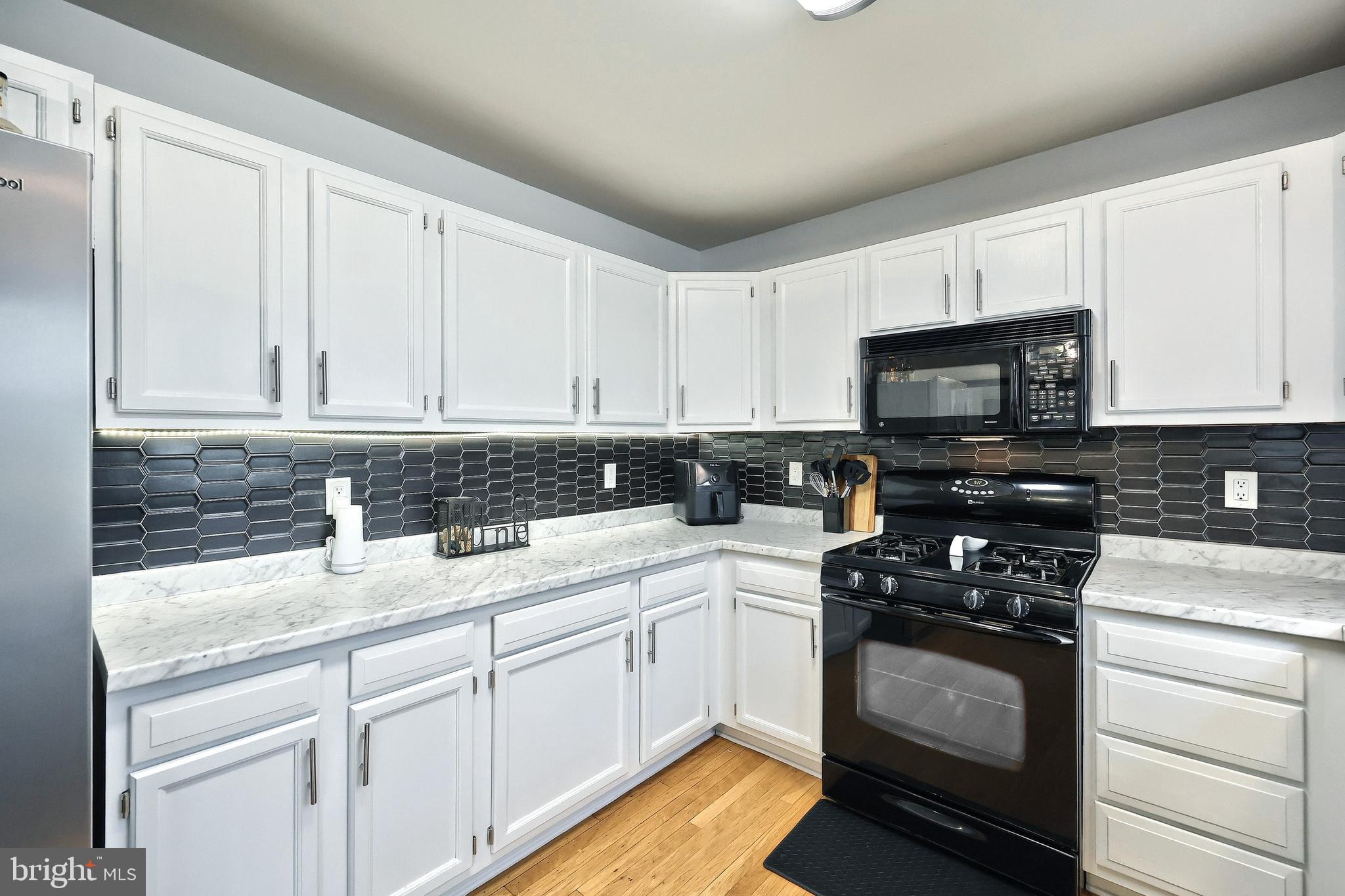 NORTH POINTE - Residential