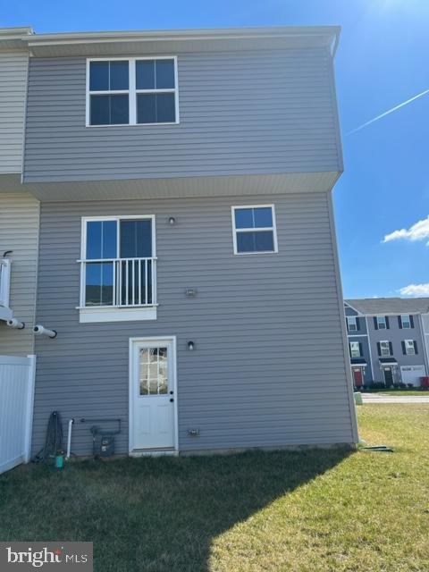 THE LAKES AT MARTINSBURG - Residential Lease