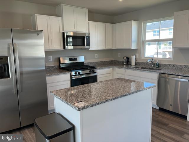 THE LAKES AT MARTINSBURG - Residential Lease