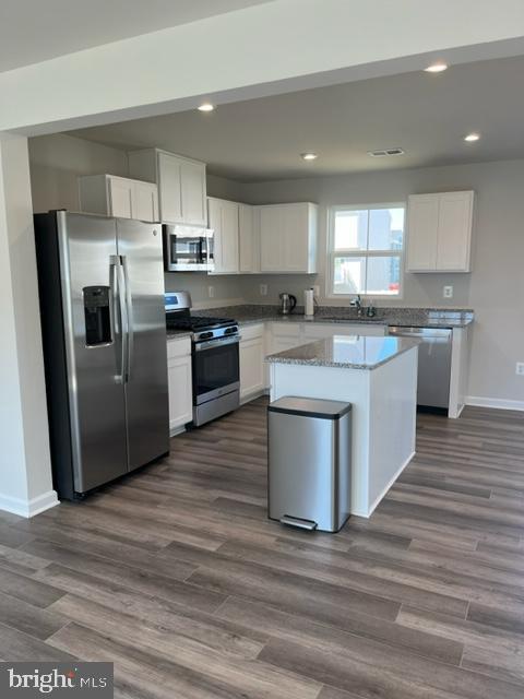 THE LAKES AT MARTINSBURG - Residential Lease