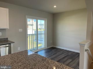 THE LAKES AT MARTINSBURG - Residential Lease