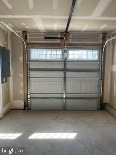 THE LAKES AT MARTINSBURG - Residential Lease