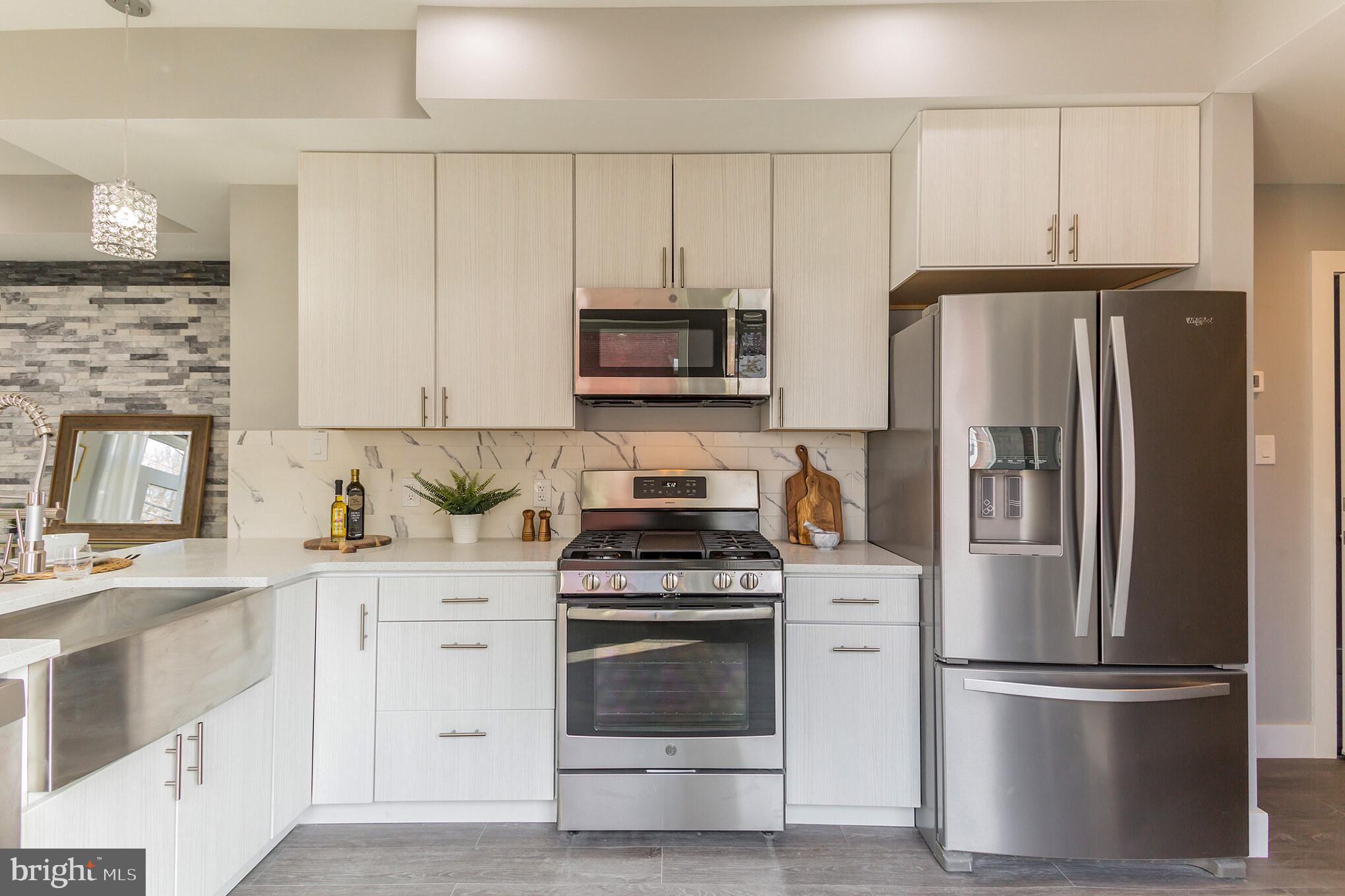 FRANCISVILLE - Residential Income