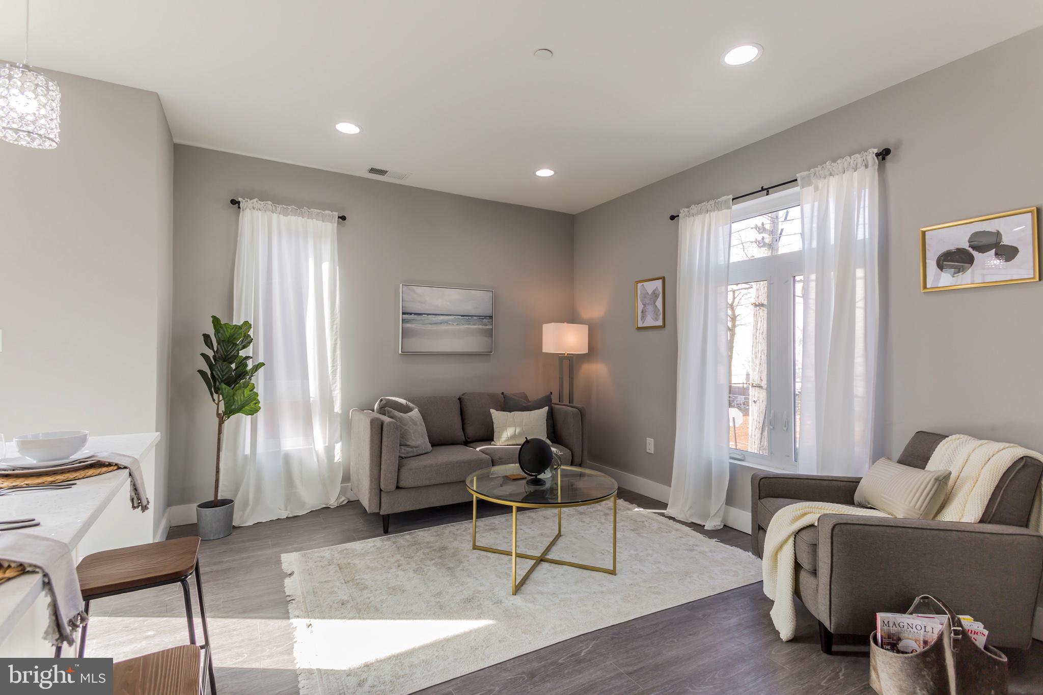 FRANCISVILLE - Residential Income