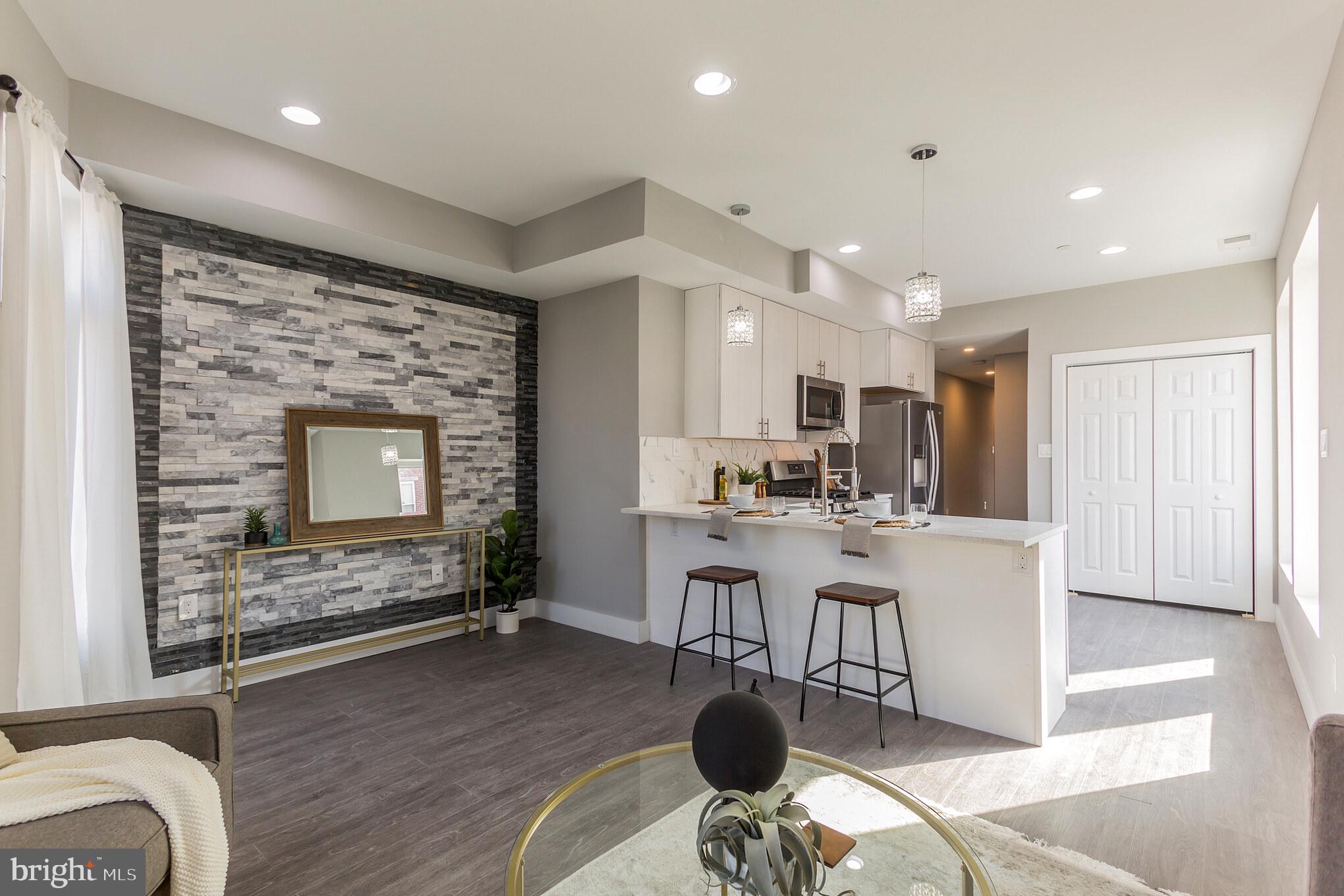 FRANCISVILLE - Residential Income