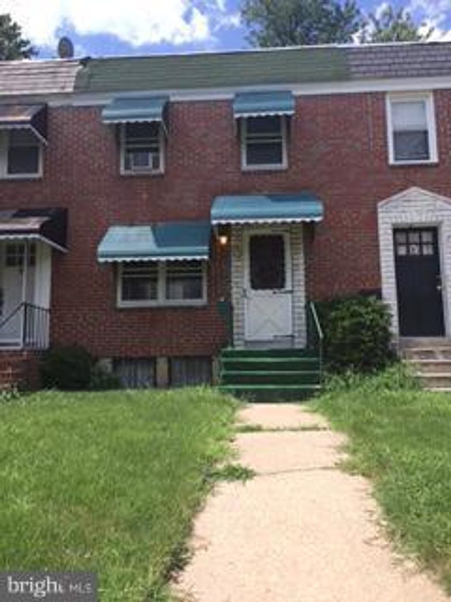 This 2 bedroom, 2 full bath has so much potential! Separate living room and dining room area. Nice size kitchen. Large finished basement. Go and show today! Subject to short sale. Sellers negotiator in place.