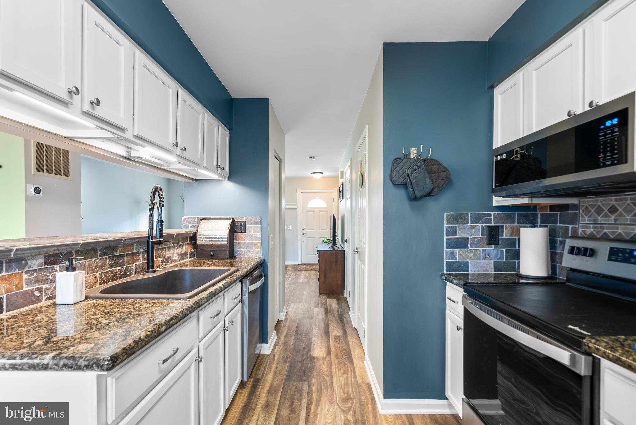 GUNNERS LAKE VILLAGE - Residential