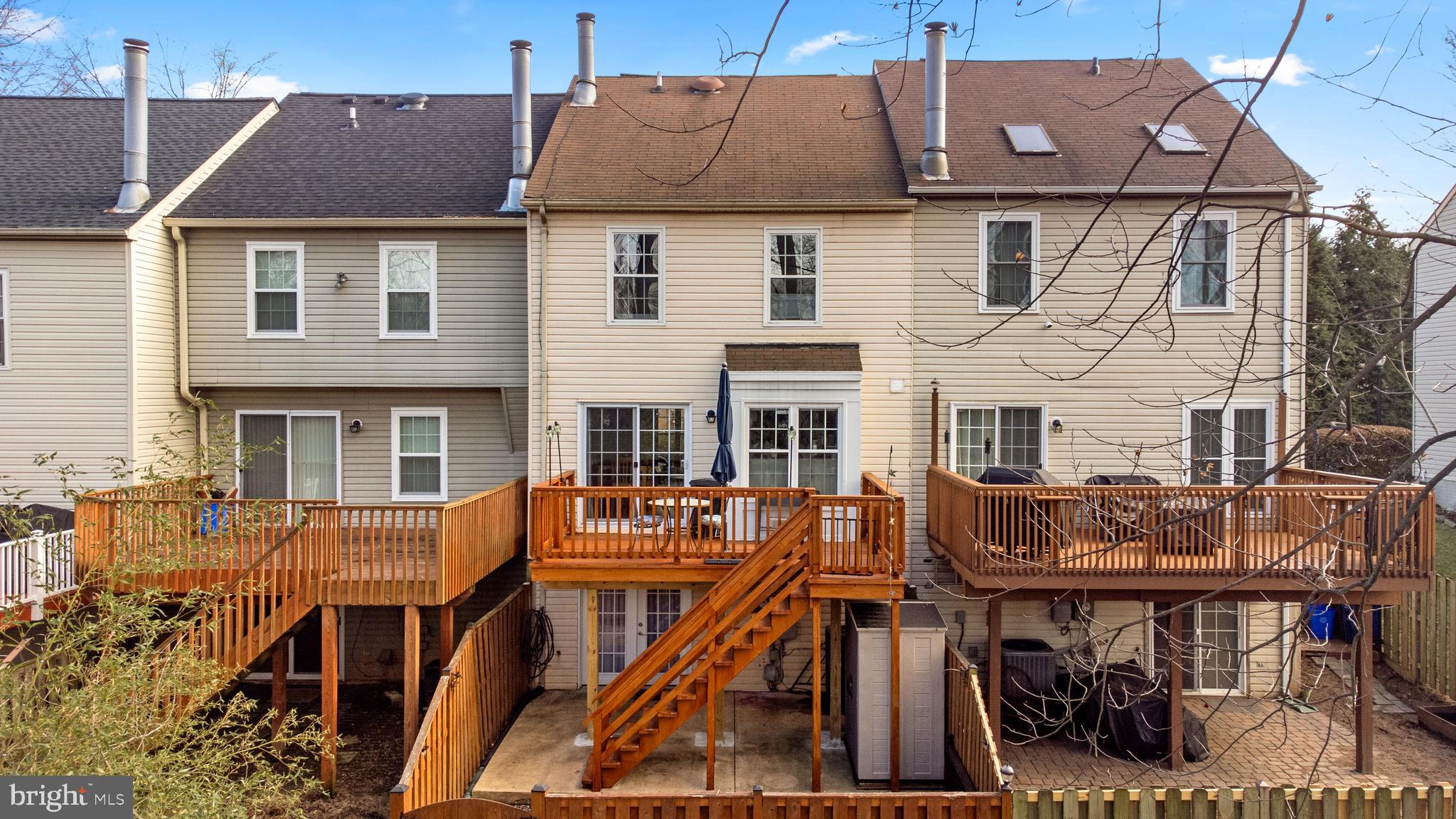 GUNNERS LAKE VILLAGE - Residential