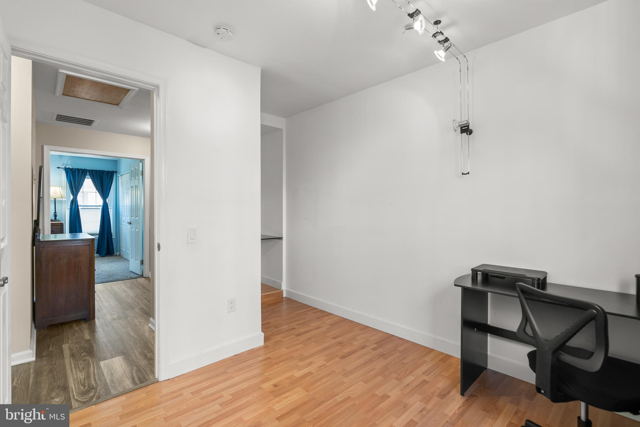 GUNNERS LAKE VILLAGE - Residential