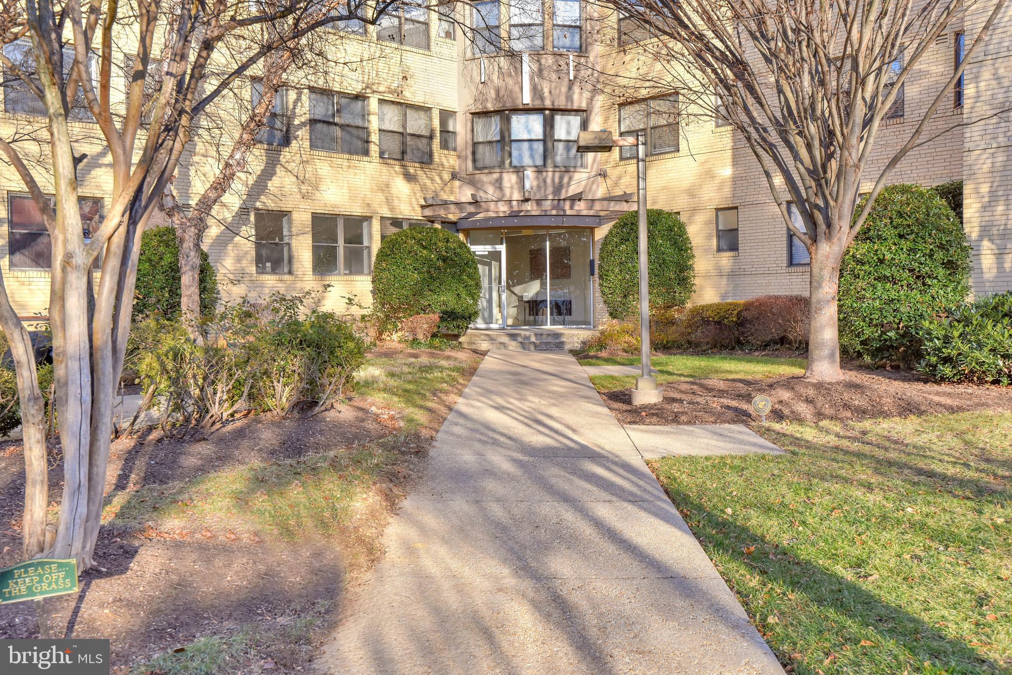 212 OAKWOOD STREET 212 SE B5