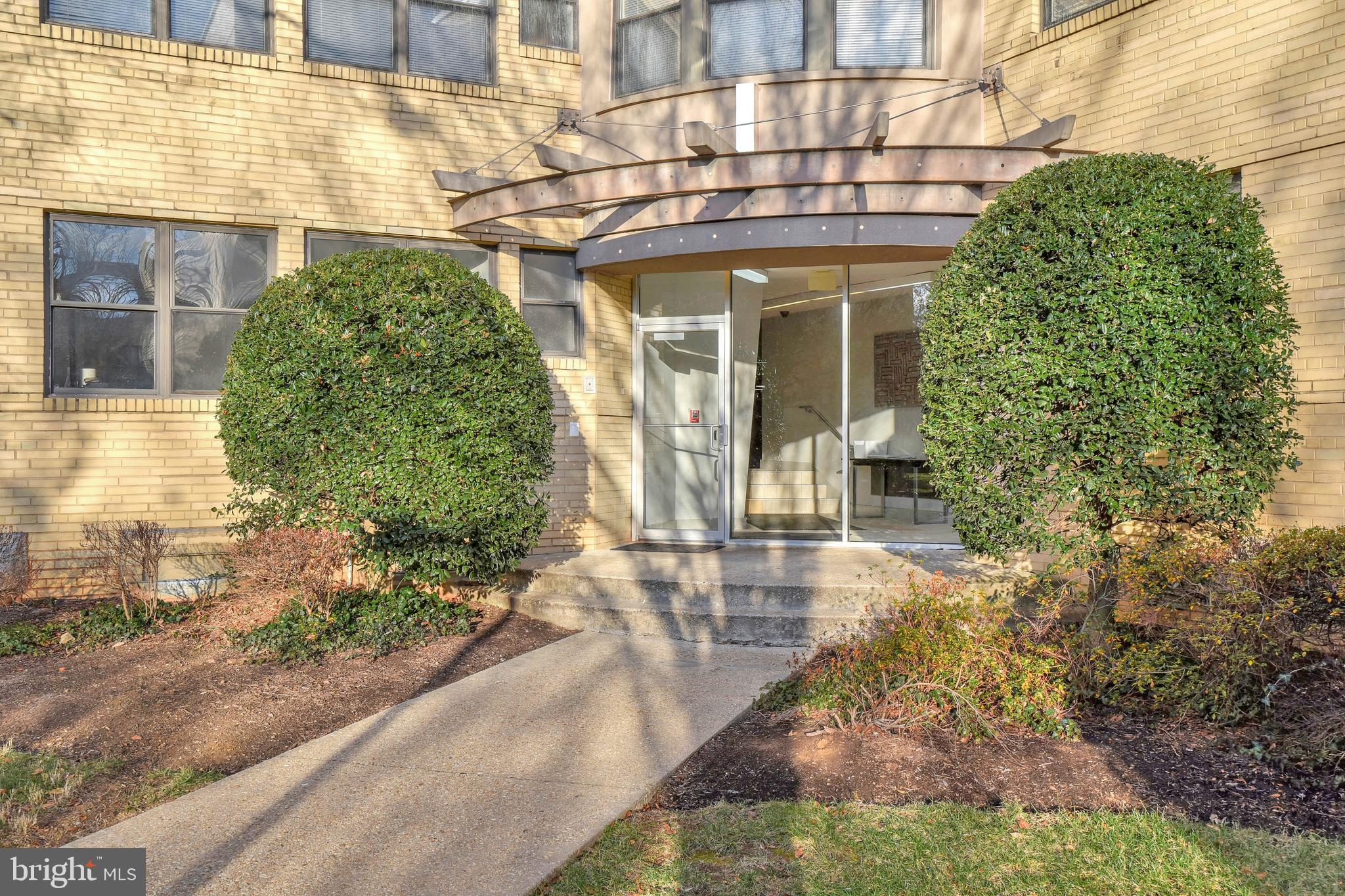 212 OAKWOOD STREET 212 SE B5