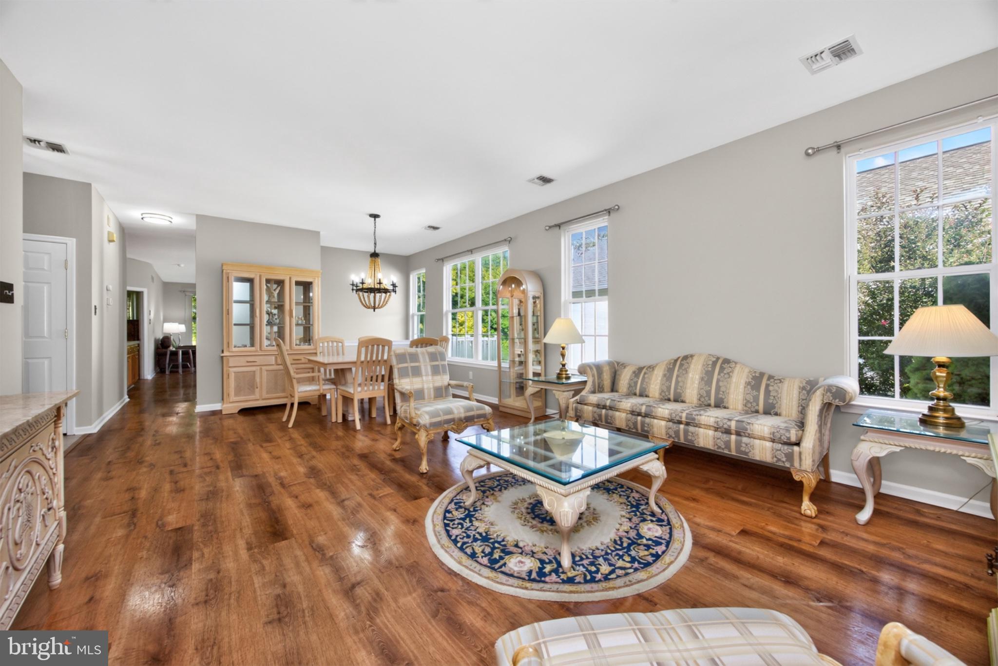 1515 N HUNTING HORN TURN
