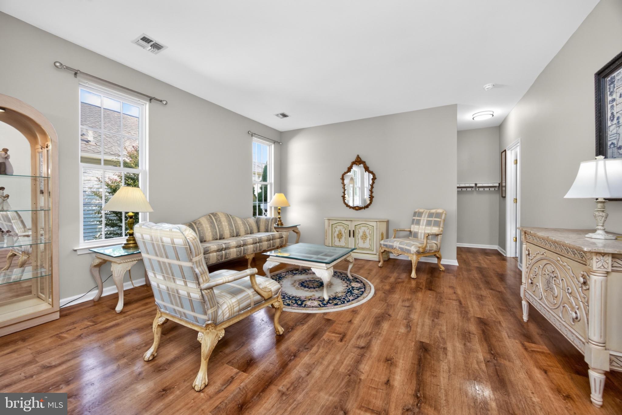 1515 N HUNTING HORN TURN