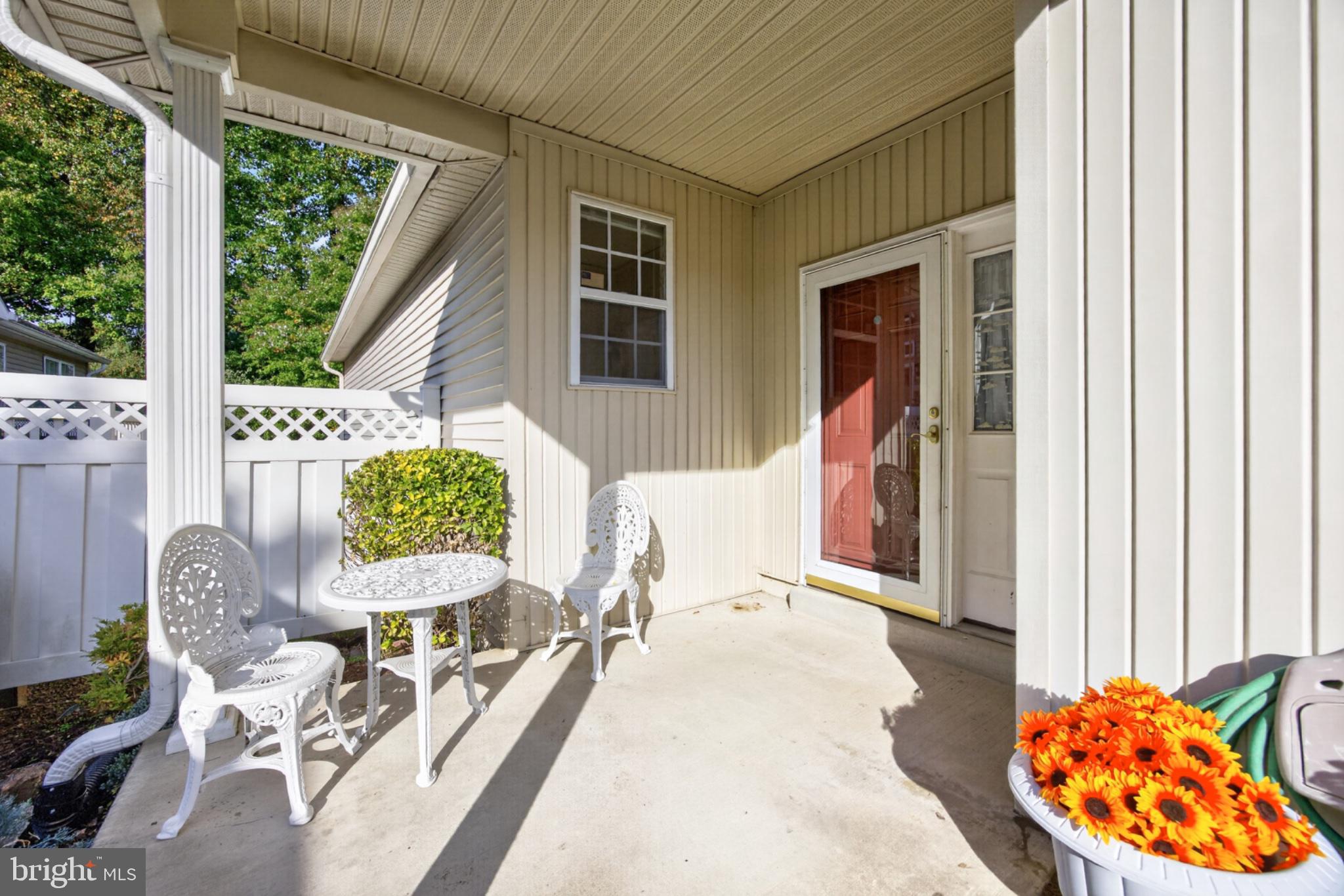 1515 N HUNTING HORN TURN