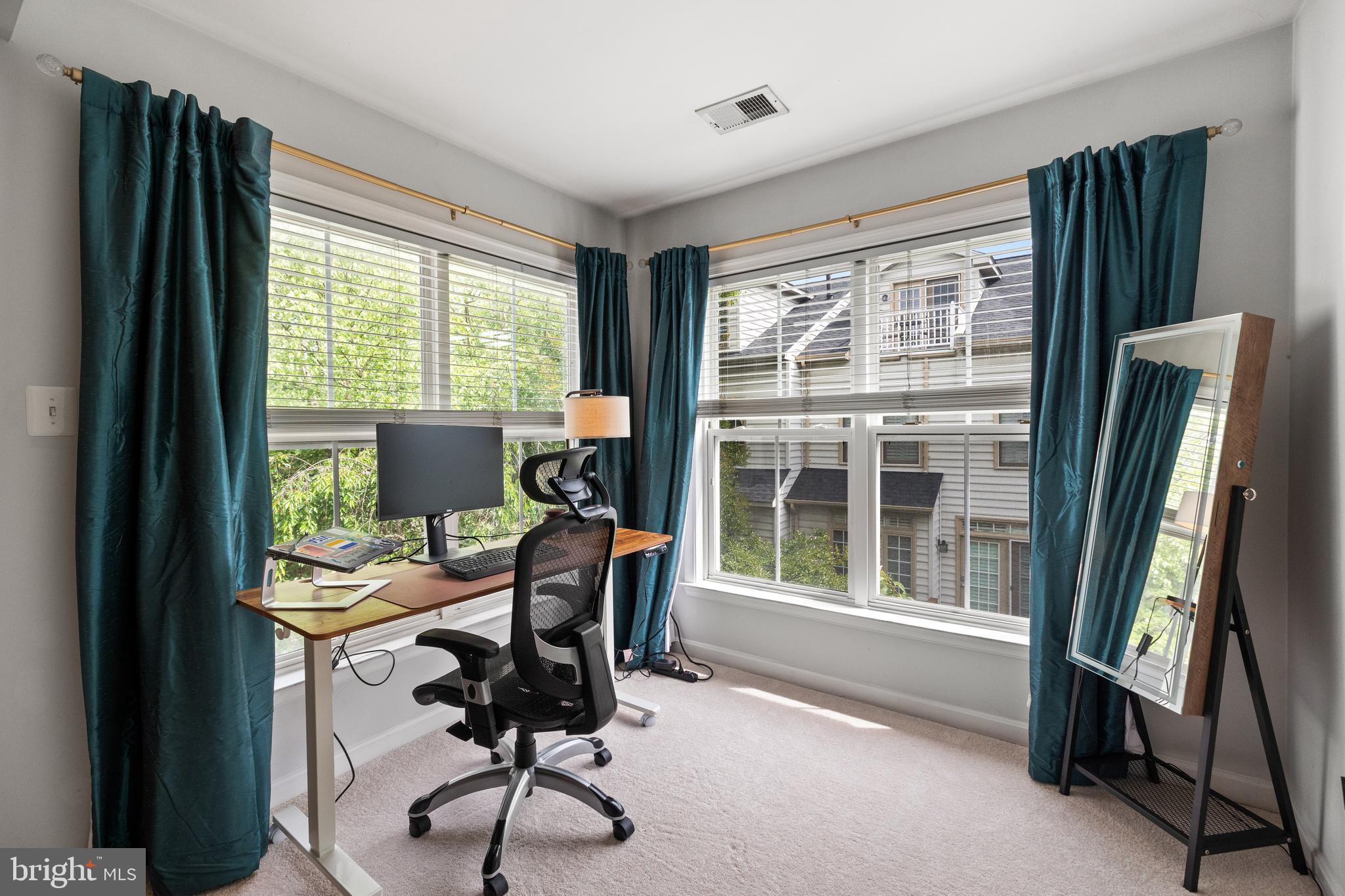 CAMERON STATION - Residential