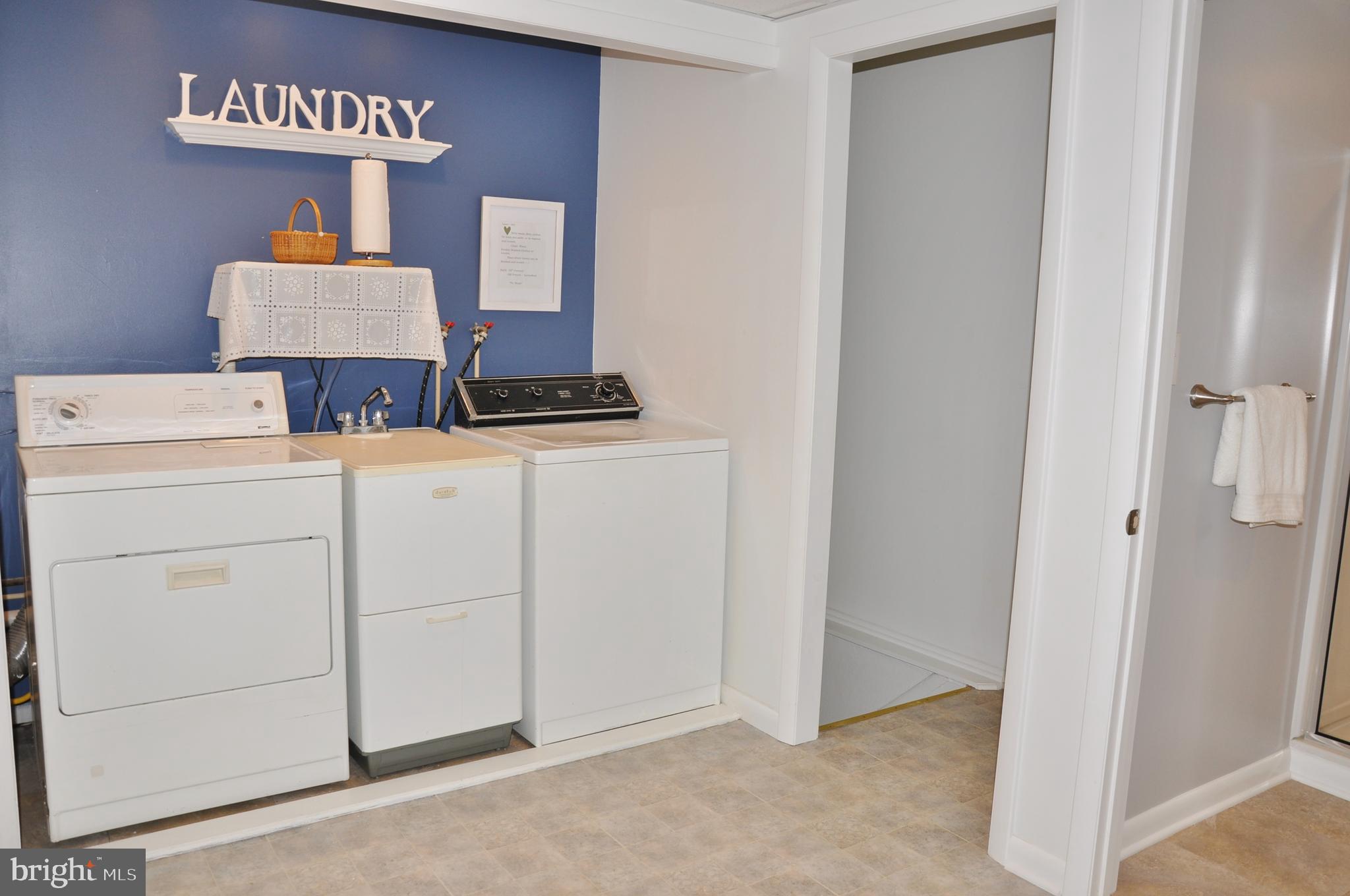 ORCHARD HILLS - Residential