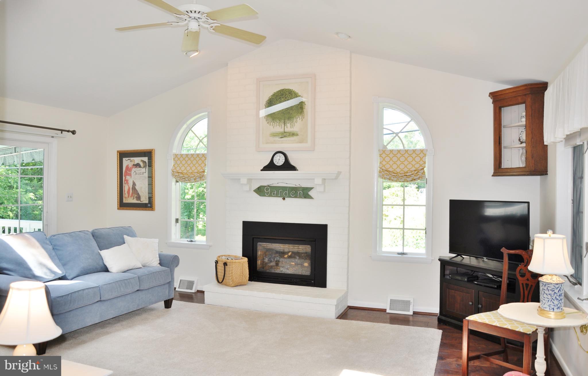 ORCHARD HILLS - Residential