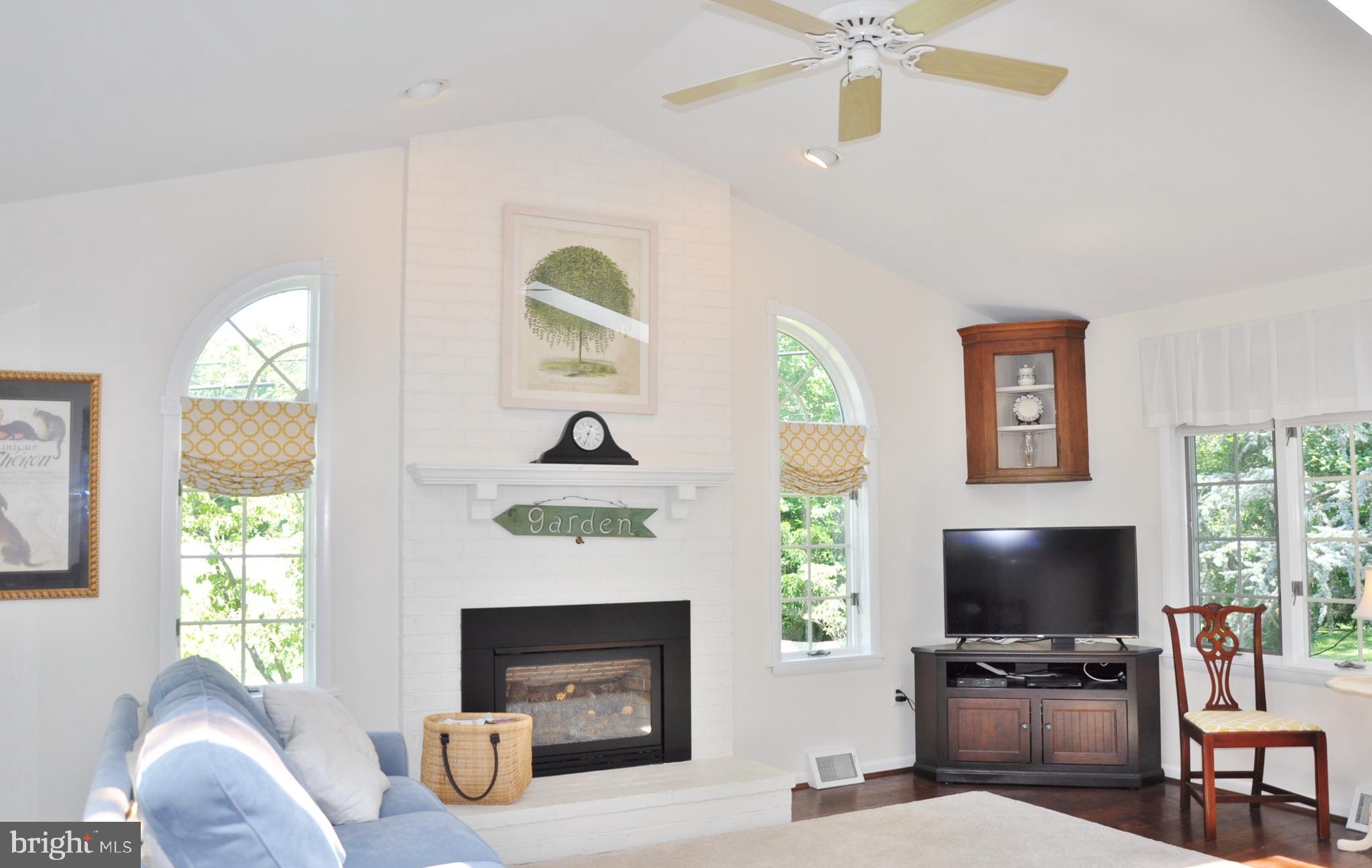 ORCHARD HILLS - Residential