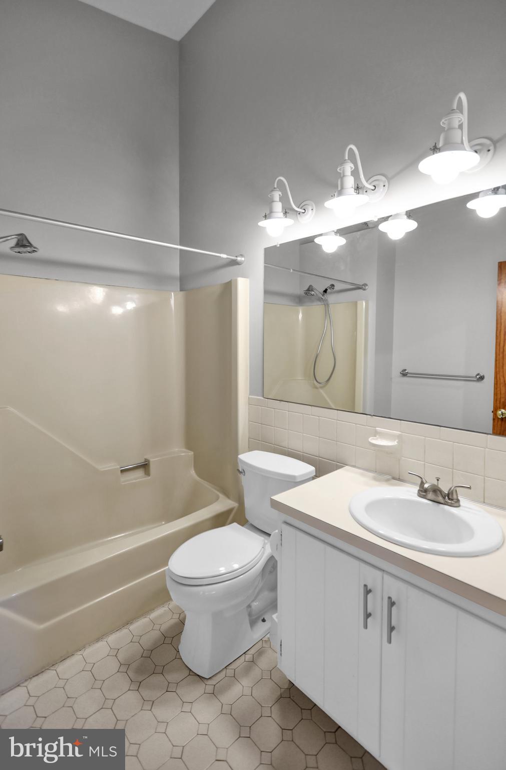 FLYING HILLS - Residential