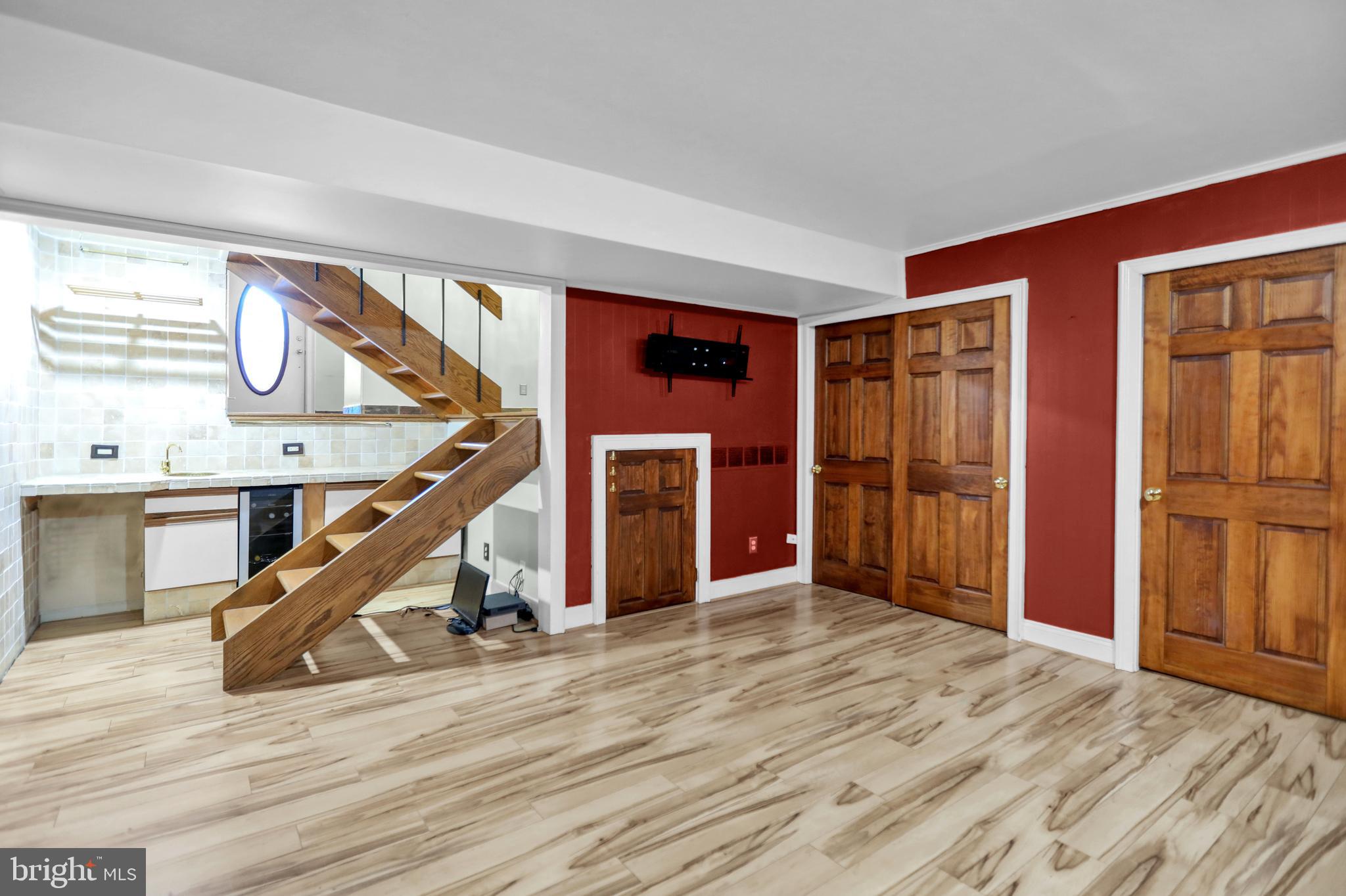 FLYING HILLS - Residential