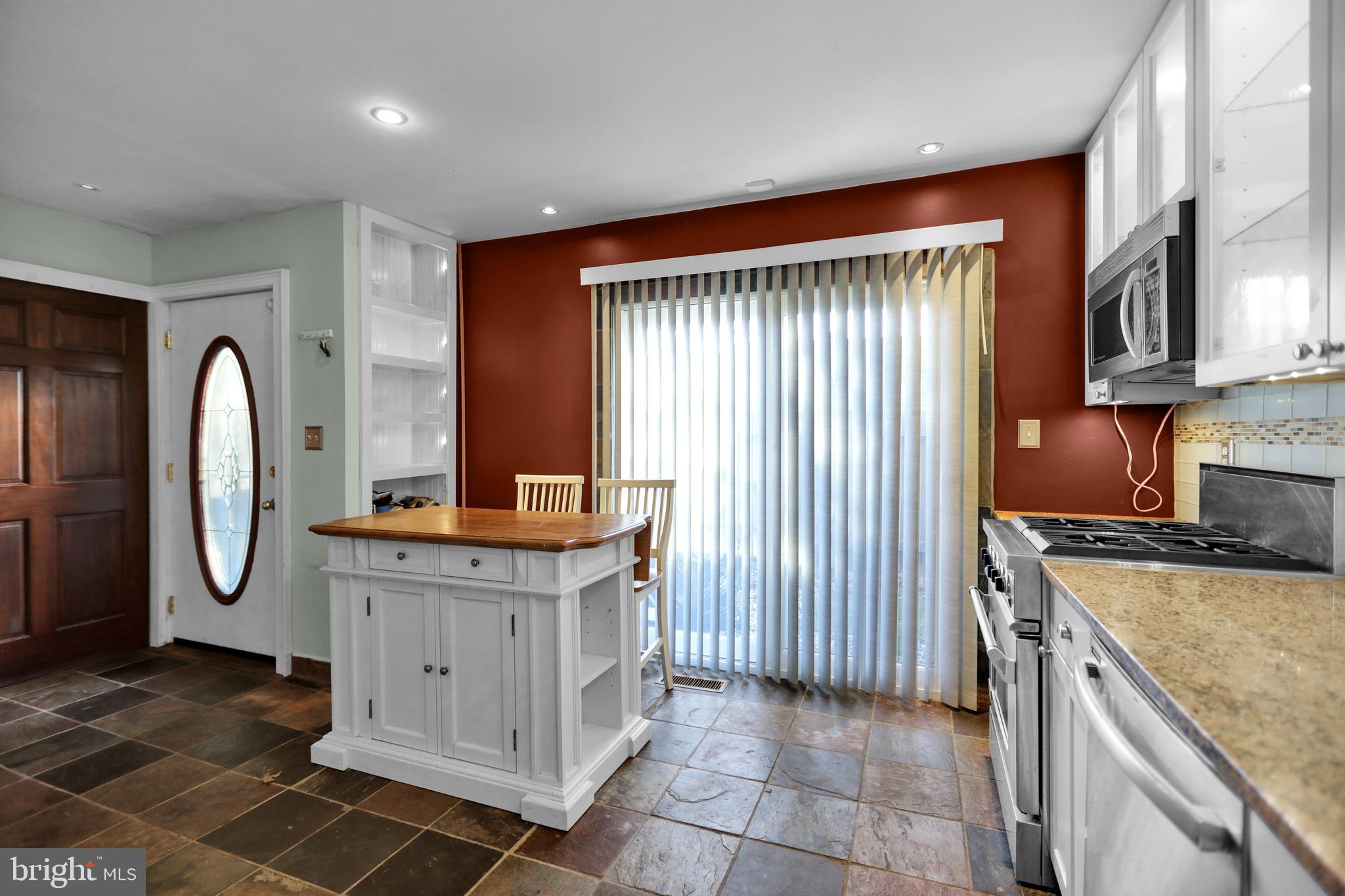 FLYING HILLS - Residential