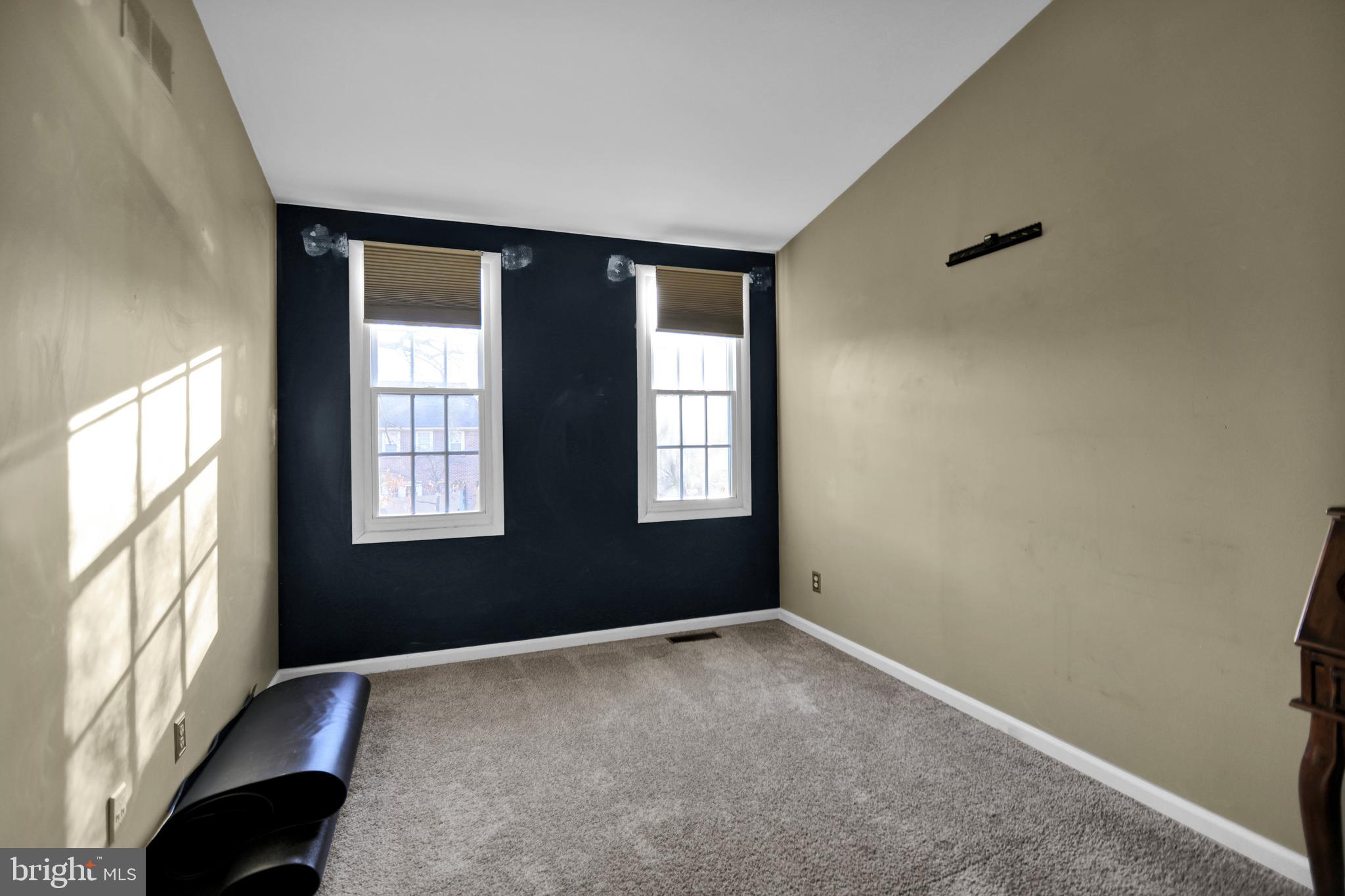 FLYING HILLS - Residential